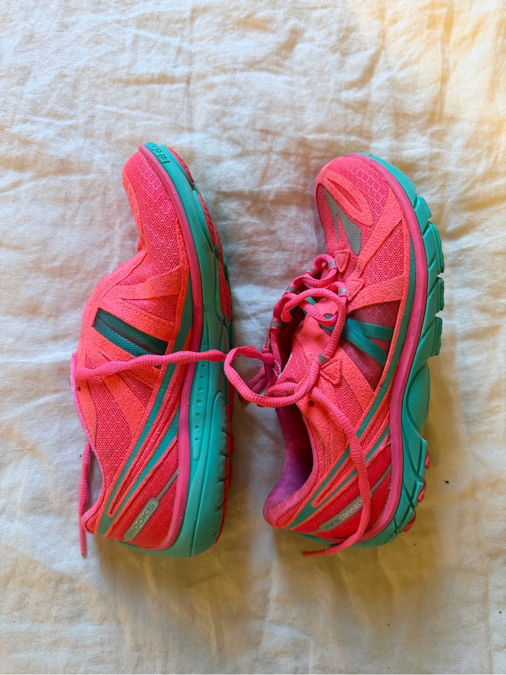 Brooks Women’s Bright Pink/ mint green Running Shoes Pureflow 3 - Picture 2 of 6